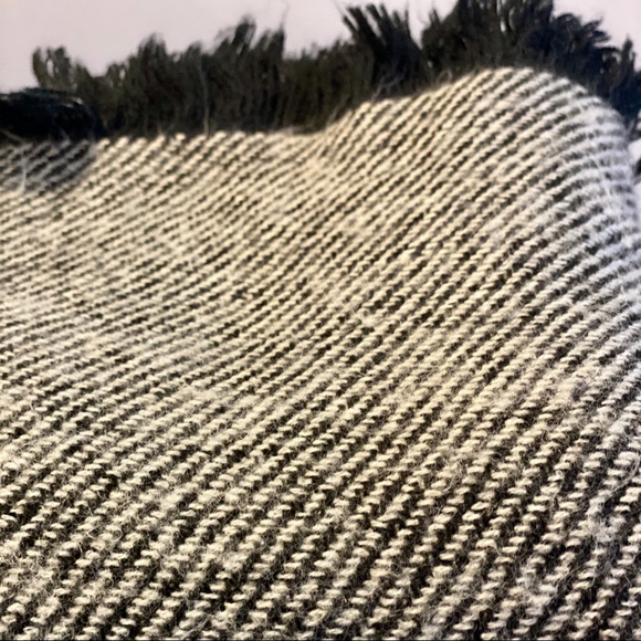 Stylish Scarf - Picture 3 of 3